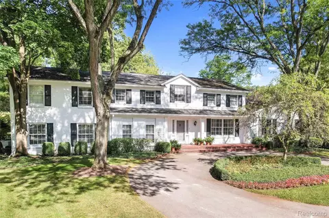 27220 Willowgreen Ct, Franklin, MI 48025