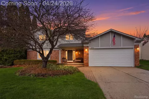 8750 Williamsport Dr, White Lake, MI 48386
