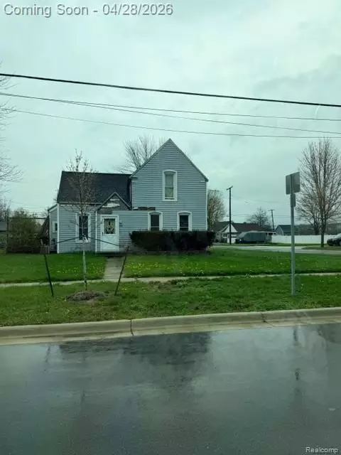 607 Toledo St, Dundee, MI 48131