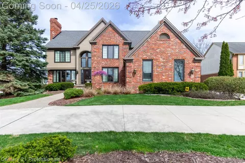 4680 Rambling Dr, Troy, MI 48098
