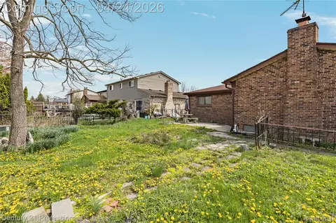 Exterior - 16129 Cambell Dr, Macomb, MI 48044 photo 4 of 7
