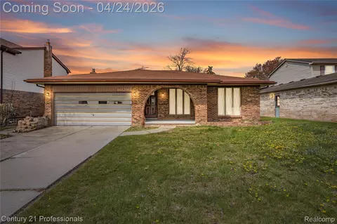 16129 Cambell Dr, Macomb, MI 48044