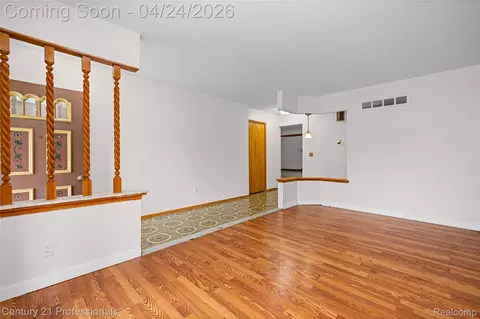 Living - 16129 Cambell Dr, Macomb, MI 48044 photo 3 of 8