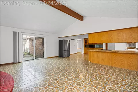 Living - 16129 Cambell Dr, Macomb, MI 48044 photo 7 of 8