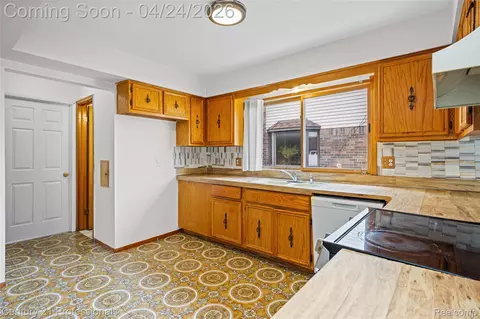 Kitchen - 16129 Cambell Dr, Macomb, MI 48044 photo 4 of 4