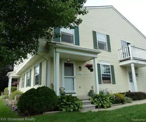 1424 Harbor Dr, Walled Lake, MI 48390
