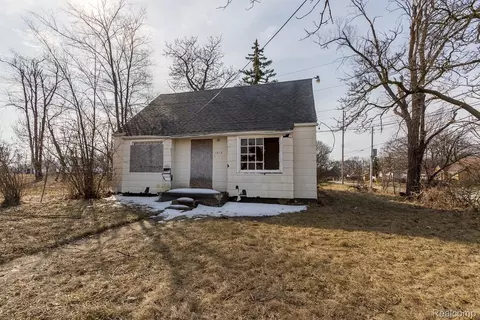 1013 W Pasadena Ave, Flint, MI 48504