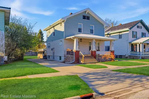 1324 Pine St, Port Huron, MI 48060