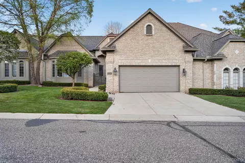 6554 Enclave Dr, Independence, MI 48348