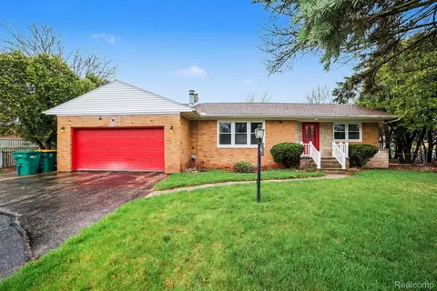 705 Handy Dr, Bangor, MI 48706