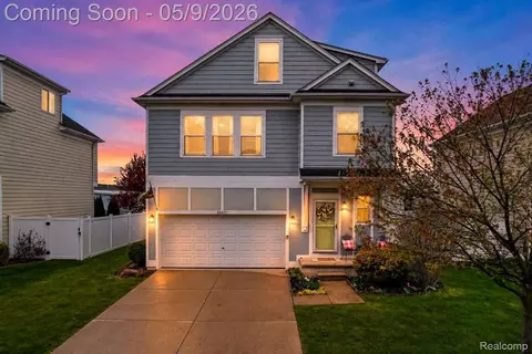 50371 Corey Ave, Chesterfield, MI 48051