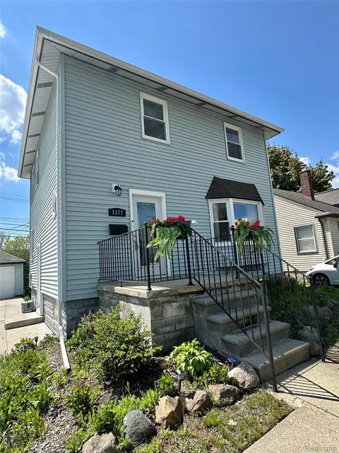 1177 W Marshall St, Ferndale, MI 48220