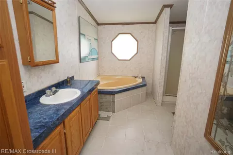 Bath - 29515 Charles St, Romulus, MI 48174 photo 1 of 3