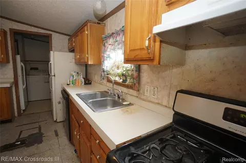 Kitchen - 29515 Charles St, Romulus, MI 48174 photo 4 of 5