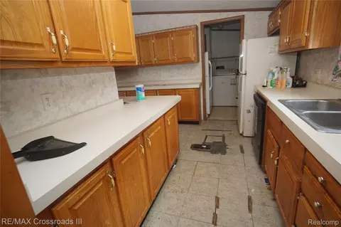 Kitchen - 29515 Charles St, Romulus, MI 48174 photo 3 of 5