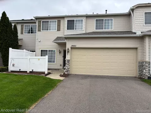 26654 Kirkway Cir, Woodhaven, MI 48183