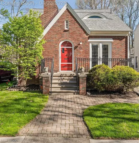 73 Amherst Rd, Pleasant Ridge, MI 48069