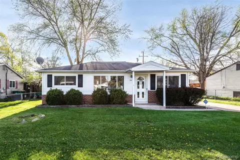 366 S Harris Rd, Ypsilanti, MI 48198