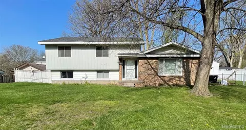 21773 Rockwell St, Farmington Hills, MI 48336