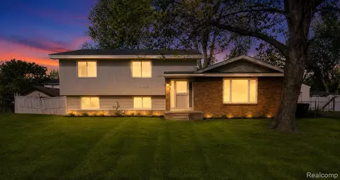 21773 Rockwell St, Farmington Hills, MI 48336