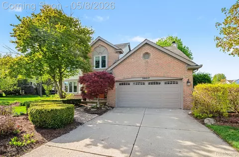 3907 Kelsey Rd, Orion, MI 48360