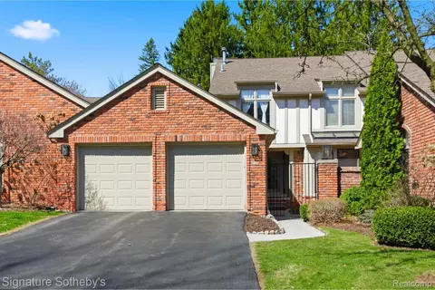 24122 Bingham Pointe Dr #24, Bingham Farms, MI 48025