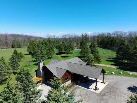 5785 Baldwin Rd, Oxford, MI 48371
