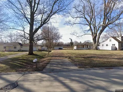 5610 Noll St, Sterling Heights, MI 48310