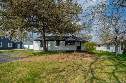 5357 Sashabaw Rd, Independence, MI 48346