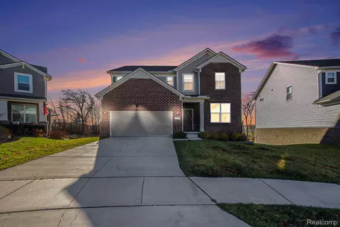 58543 Navarra Dr, South Lyon, MI 48178