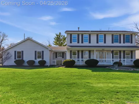 39001 Chartier St, Harrison, MI 48045