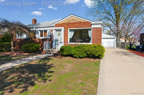 2669 Longmeadow Dr, Trenton, MI 48183