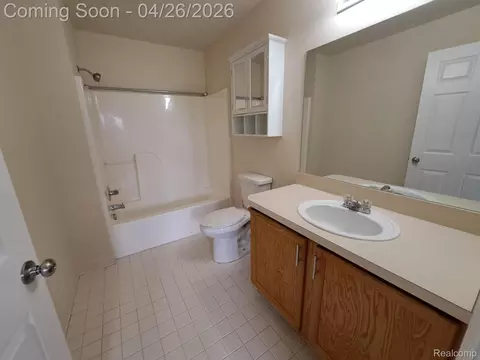 Bath - 32526 Gateway Dr, Romulus, MI 48174 photo 2 of 3