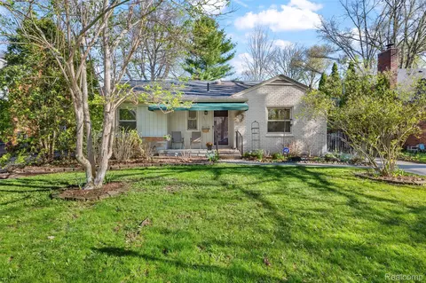 408 Orchard View Dr, Royal Oak, MI 48073