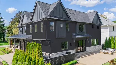 1120 Lyonhurst St, Birmingham, MI 48009