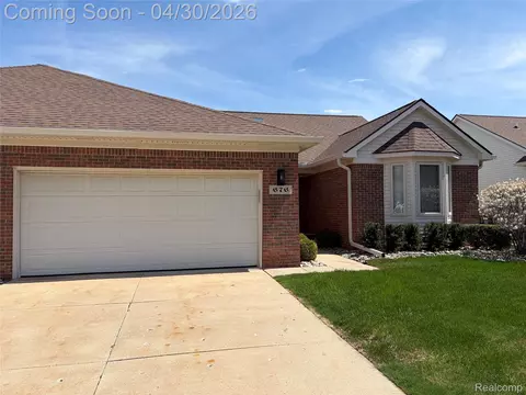 676 Snowbird Cir W, St. Clair, MI 48079