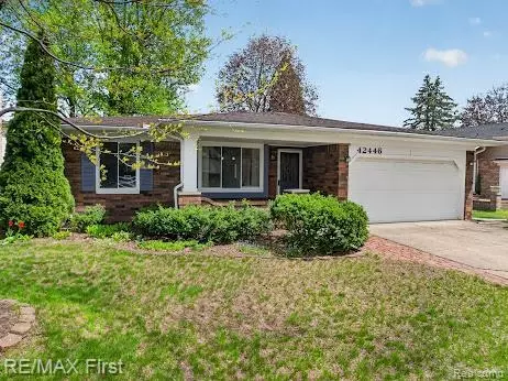 42446 Sycamore Dr, Sterling Heights, MI 48313