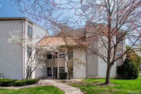 31993 W 12 Mile Rd #109, Farmington Hills, MI 48334