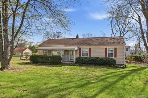 8964 Butwell St, Livonia, MI 48150