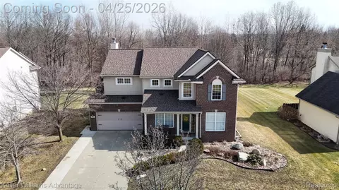 1758 Four Seasons Dr, Howell, MI 48843
