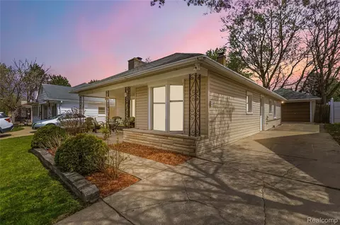 7466 Fenton St, Dearborn Heights, MI 48127