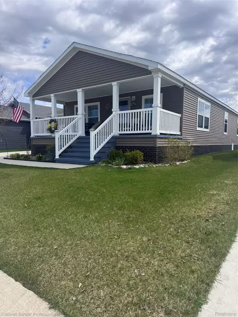 255 Bonita Ct, Lapeer, MI 48446