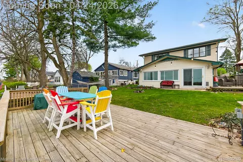 48470 Ormond Dr, Van Buren, MI 48111