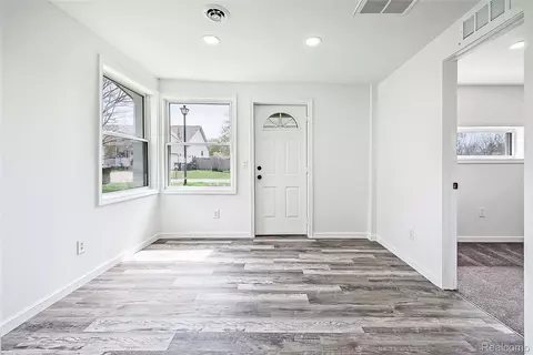 Living - 3245 6th St, Monroe, MI 48162 photo 2 of 4