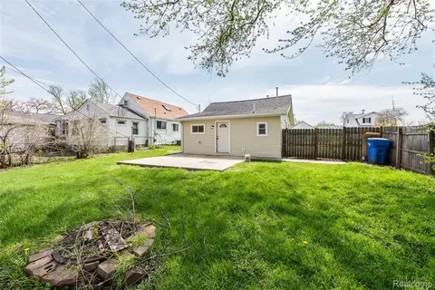 Exterior - 3245 6th St, Monroe, MI 48162 photo 4 of 10
