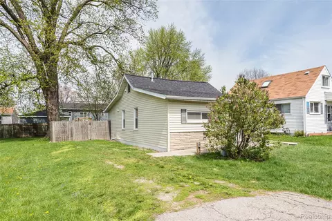 Exterior - 3245 6th St, Monroe, MI 48162 photo 8 of 10