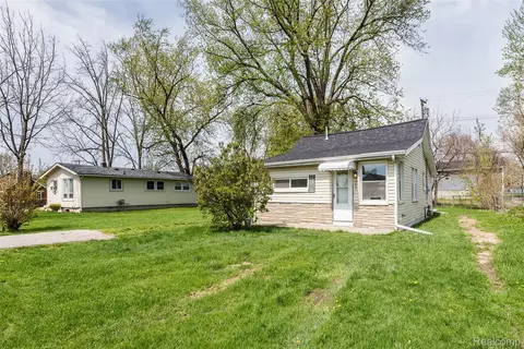 Exterior - 3245 6th St, Monroe, MI 48162 photo 1 of 10