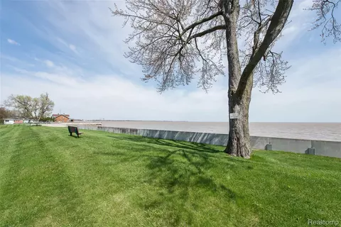 View/Area - 3245 6th St, Monroe, MI 48162 photo 3 of 4