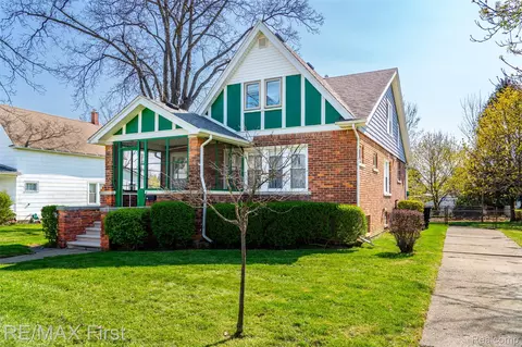 41 Beyne St, Mount Clemens, MI 48043
