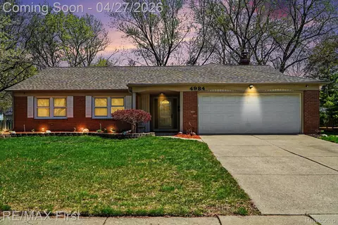 4984 Hyde Park Dr, Troy, MI 48085